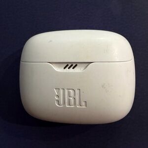 JBL White Earbuds Case